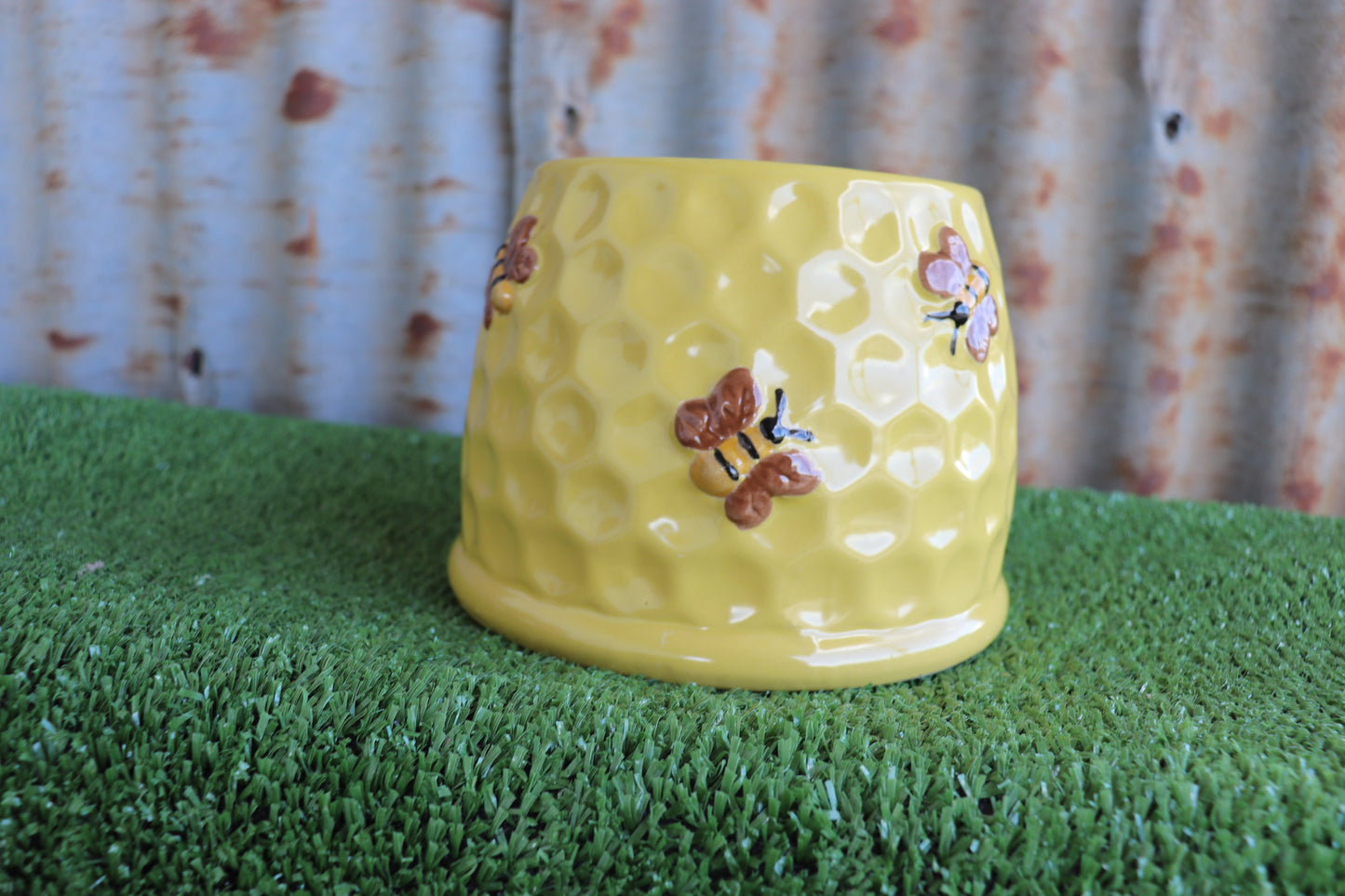 Bee Pot