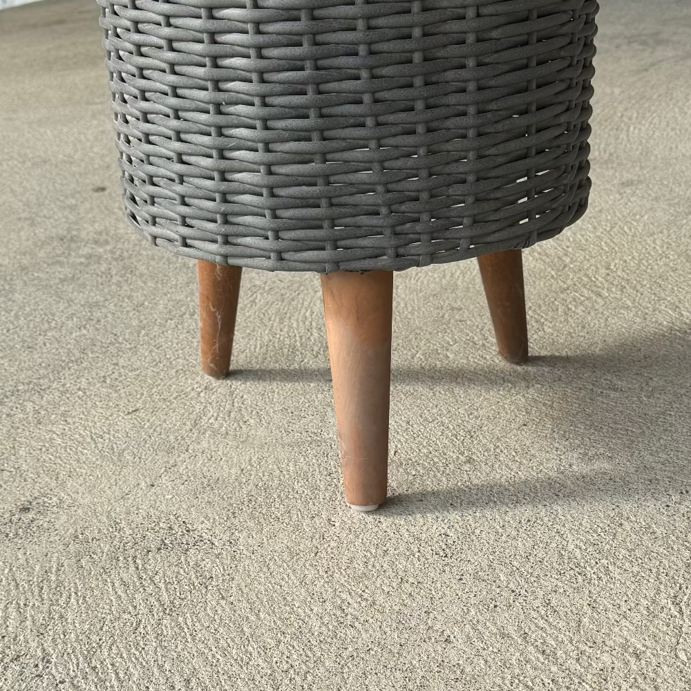 Arlo Plant Stand