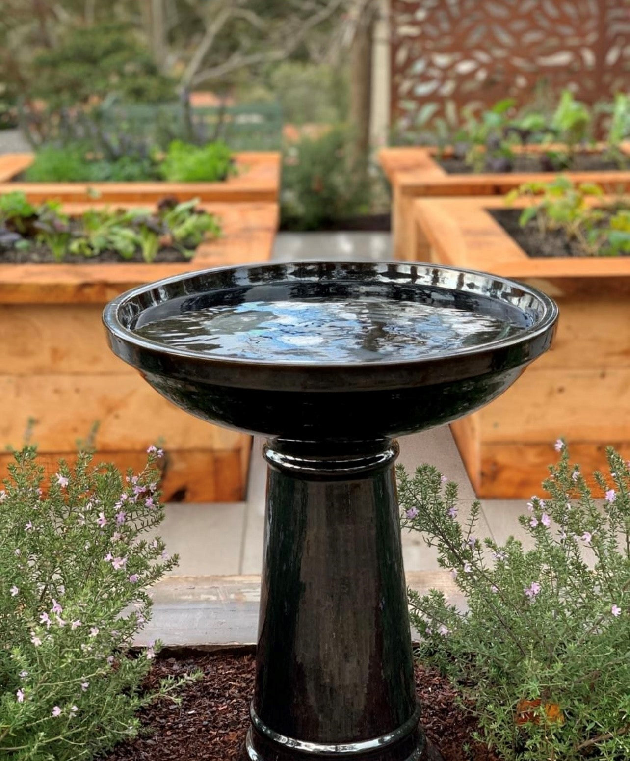 Bird Baths & Feeders