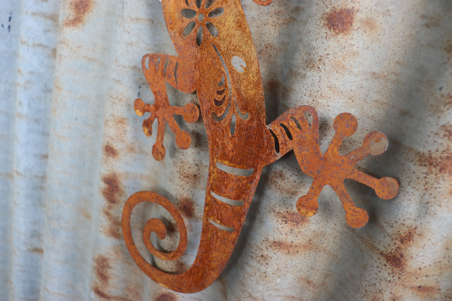 Flowered Gecko Rust Wall Art