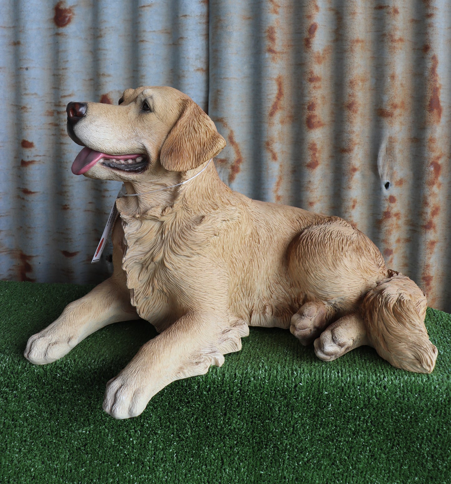 Golden Retriever Statue