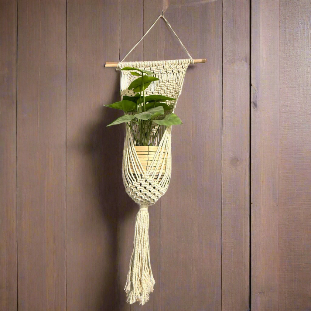 Macramé Heart Hanging Pot